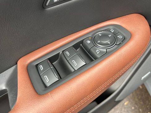 Used 2022 Cadillac XT5 Sportv image 23