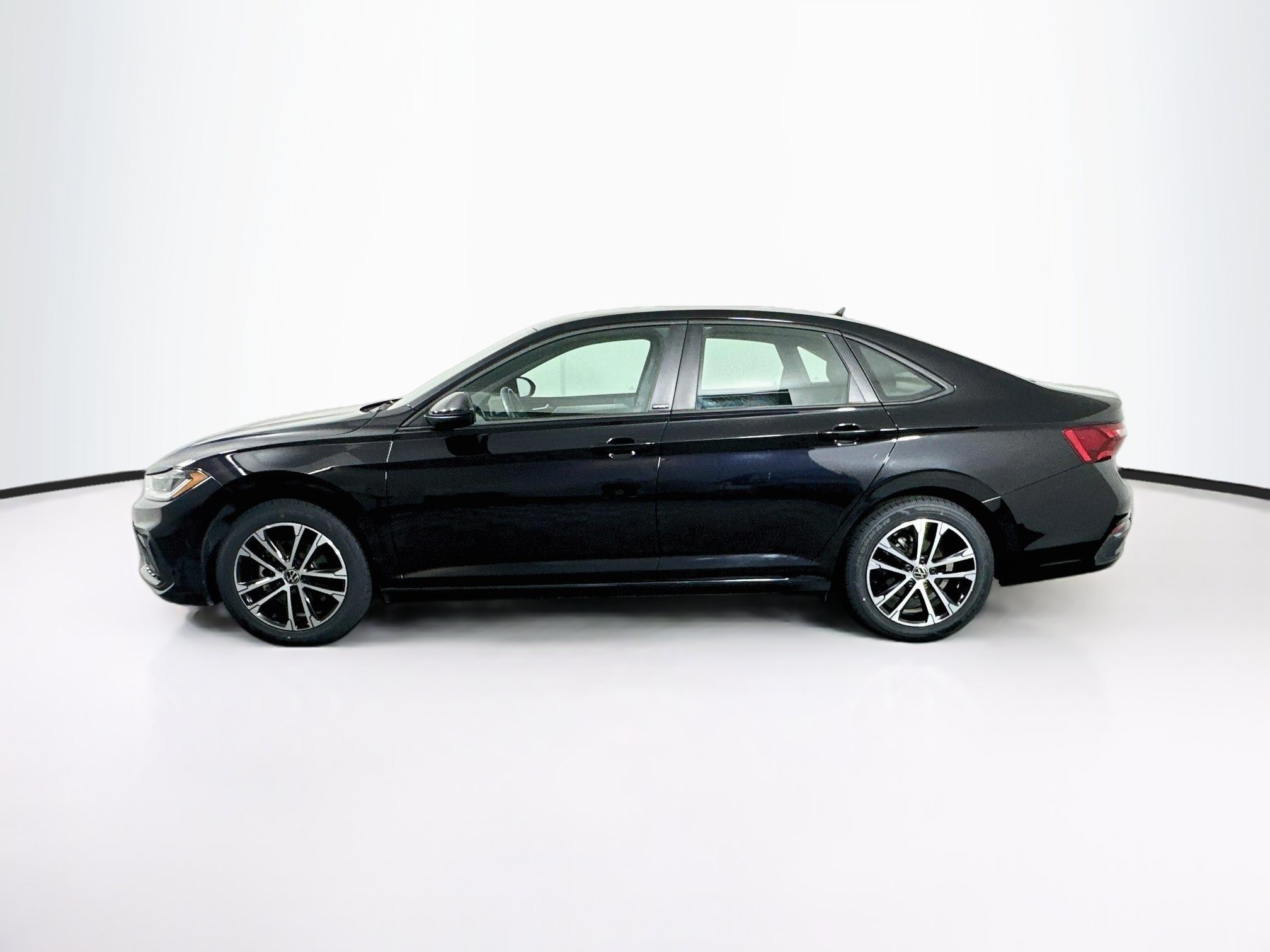 Used 2025 Volkswagen Jetta Sport FWD image 4