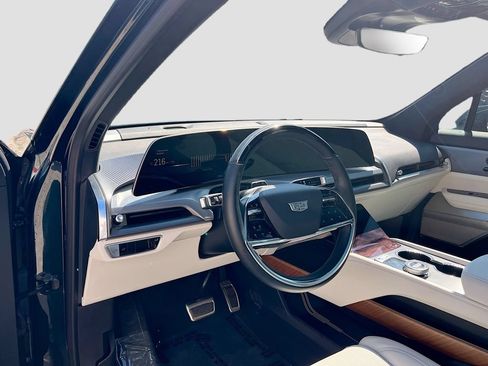 Used 2026 Cadillac Vistiq Luxury AWD/4WD image 9