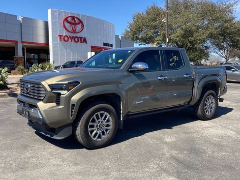 Used 2024 Toyota Tacoma Limited w/ Limited Package (LT) image 1