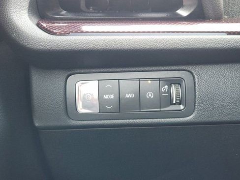 Used 2024 Chevrolet Traverse Z71 w/ Enhanced Driving Package image 23