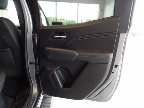 Used 2024 Chevrolet Colorado LT w/ LT Convenience Package III image 22