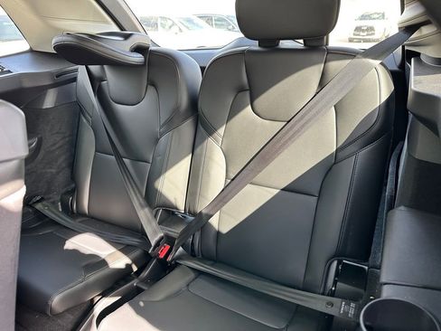 Used 2024 Volvo XC90 B5 Core image 10