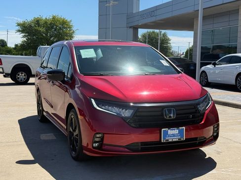 Used 2024 Honda Odyssey Sport image 11