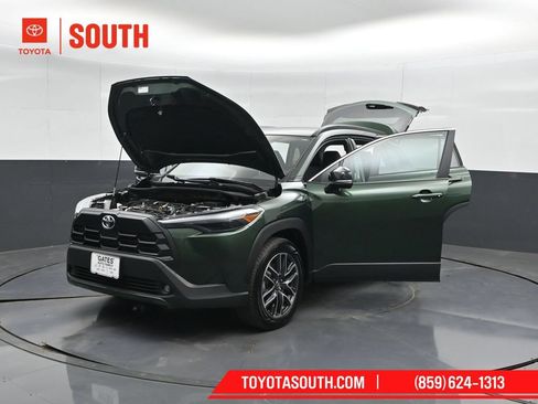 Used 2026 Toyota Corolla Cross XLE AWD/4WD image 57