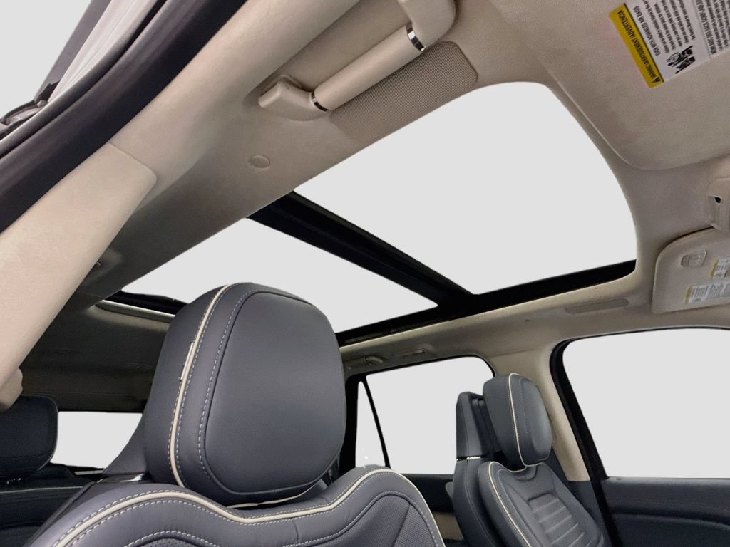 Used 2024 Lincoln Navigator Black Label AWD/4WD image 16