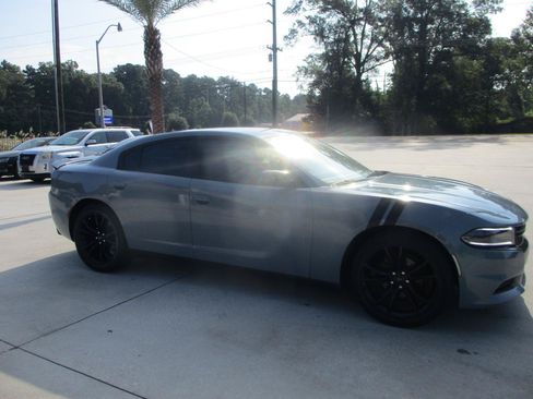 Used 2018 Dodge Charger SXT w/ Blacktop Package RWD image 27