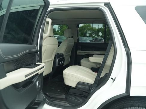 Used 2020 Ford Expedition Platinum AWD/4WD image 16