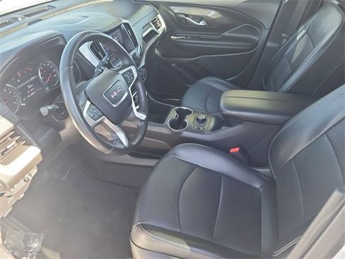 Used 2024 GMC Terrain SLT image 10