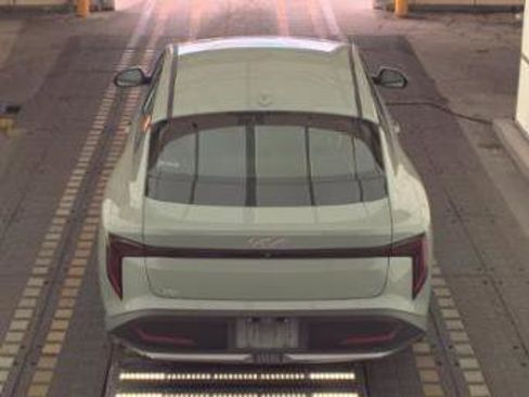 Used 2025 Kia K4 LXS image 9