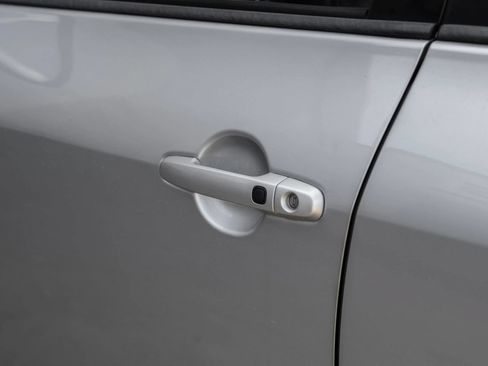 Used 2014 Toyota RAV4 EV FWD image 36