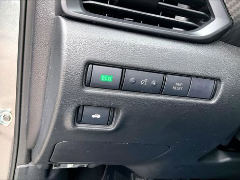 Used 2024 Nissan Sentra S image 31