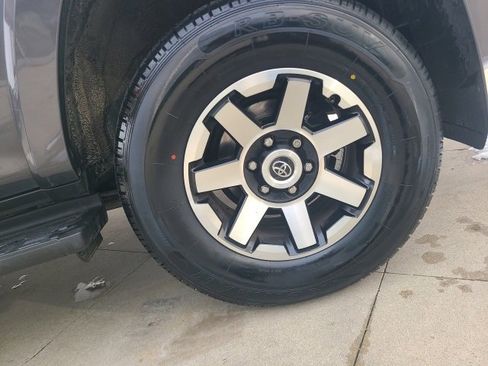 Used 2021 Toyota 4Runner TRD Off-Road Premium w/ Moonroof Package image 11