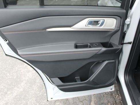 New 2026 Ford Explorer Active image 18