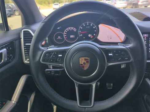 Used 2020 Porsche Cayenne S image 24
