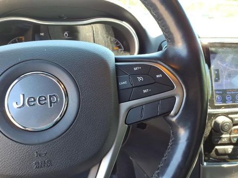 Used 2020 Jeep Grand Cherokee Laredo w/ Quick Order Package 2BN North AWD/4WD image 18