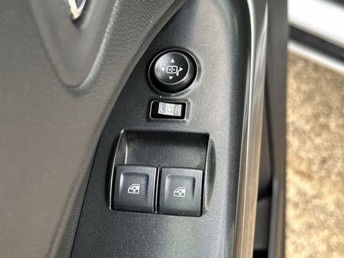 Used 2022 Chevrolet Colorado LT w/ Fleet Safety Package image 13