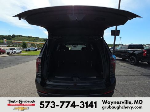 Used 2025 Chevrolet Tahoe Z71 AWD/4WD image 32