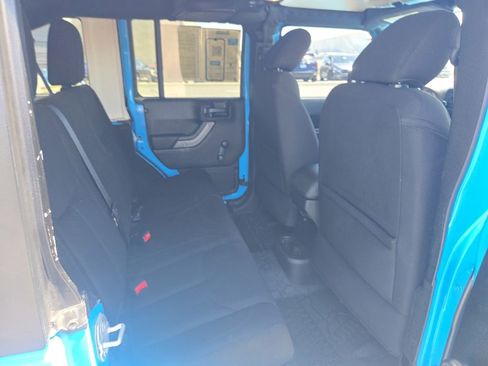 Used 2018 Jeep Wrangler Unlimited Sport w/ Connectivity Group AWD/4WD image 27