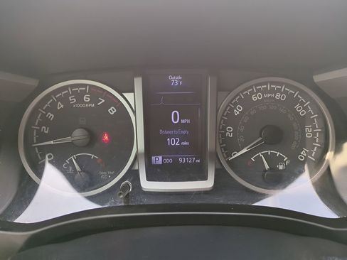 Certified 2020 Toyota Tacoma SR5 image 24