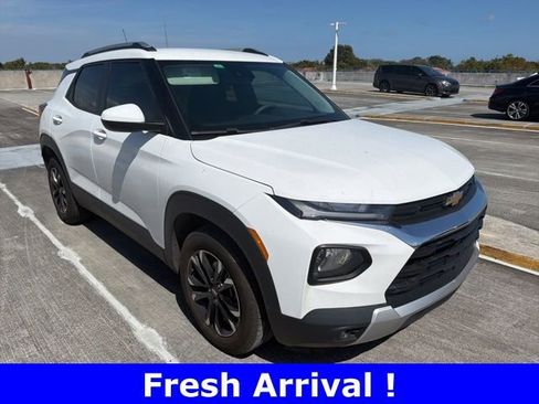 Used 2023 Chevrolet TrailBlazer LT w/ Convenience Package image 2