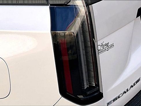 Certified 2025 Cadillac Escalade ESV V image 23