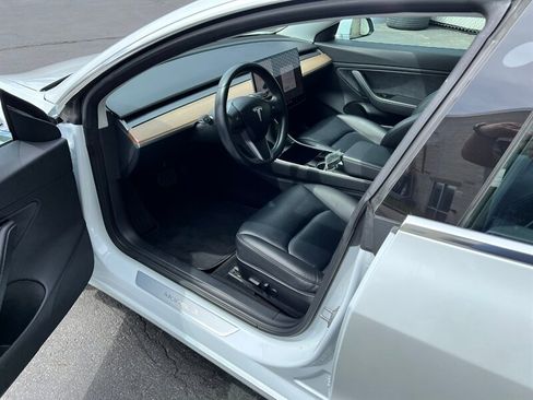 Used 2018 Tesla Model 3 Mid Range RWD image 15