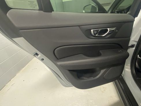 Used 2025 Volvo V60 B5 Cross Country Plus image 7