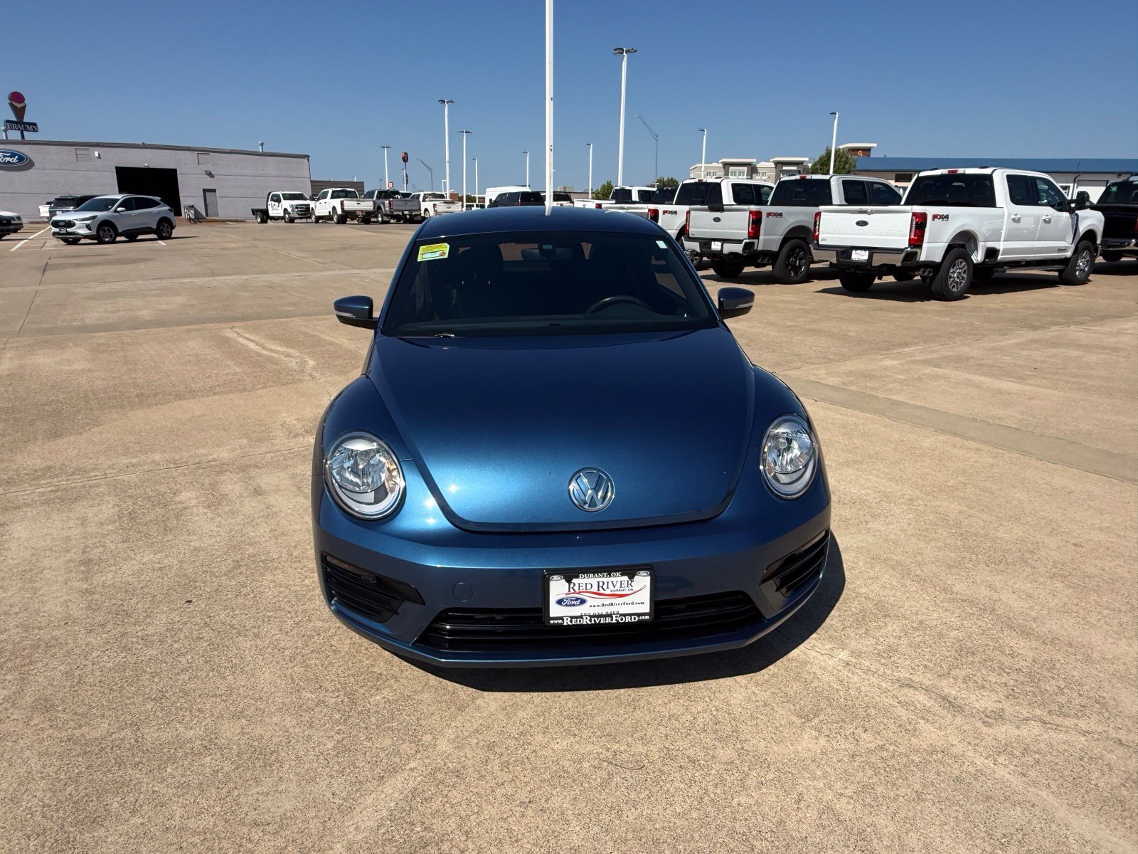 Used 2018 Volkswagen Beetle 2.0T S w/ Style & Comfort Package For S FWD image 2