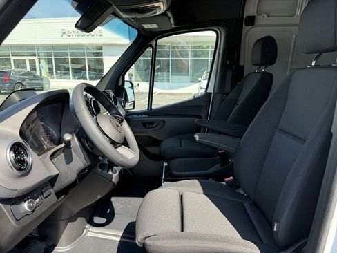 New 2025 Mercedes-Benz Sprinter 2500 image 18