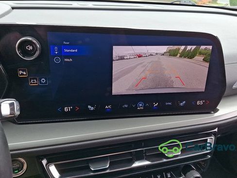 Certified 2025 Chevrolet Traverse LT AWD/4WD image 19