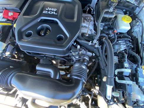 Used 2022 Jeep Wrangler Unlimited Sport image 31