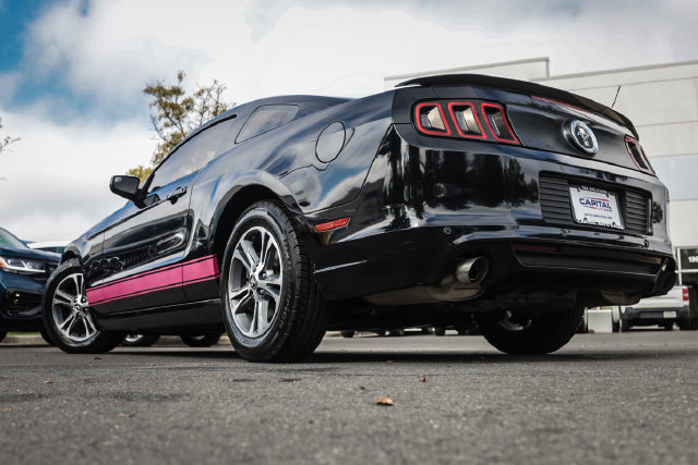 Used 2014 Ford Mustang Premium RWD image 2