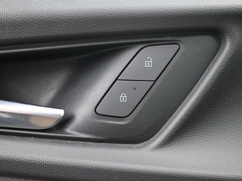 Used 2025 Chevrolet Equinox LT w/ Convenience Package II FWD image 19