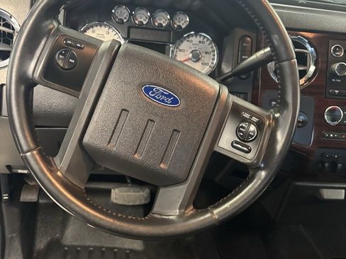 Used 2009 Ford F350 Lariat image 10