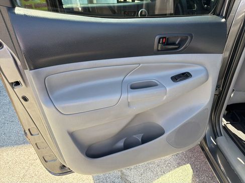 Used 2013 Toyota Tacoma PreRunner w/ TRD Sport Pkg image 13