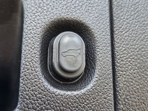 Used 2020 GMC Yukon XL Denali w/ Denali Ultimate Package image 19