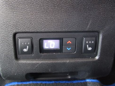 Used 2024 Mitsubishi Outlander 4WD Plug-In Hybrid image 36