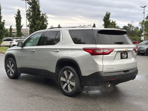 Used 2018 Chevrolet Traverse LT FWD image 5