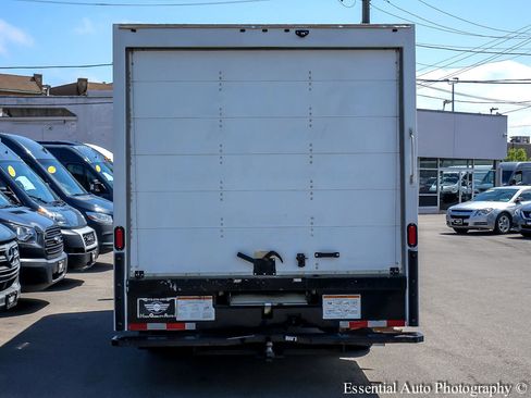 Used 2019 GMC Savana 3500 Extended w/ Driver Convenience Package image 6