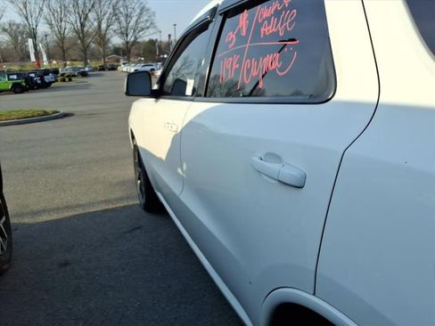 Used 2018 Dodge Durango R/T w/ Blacktop Package image 11