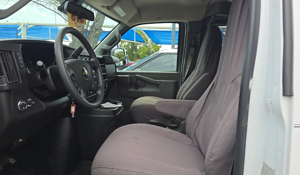 Used 2019 Chevrolet Express 3500 LT w/ LT Preferred Equipment Group RWD image 6