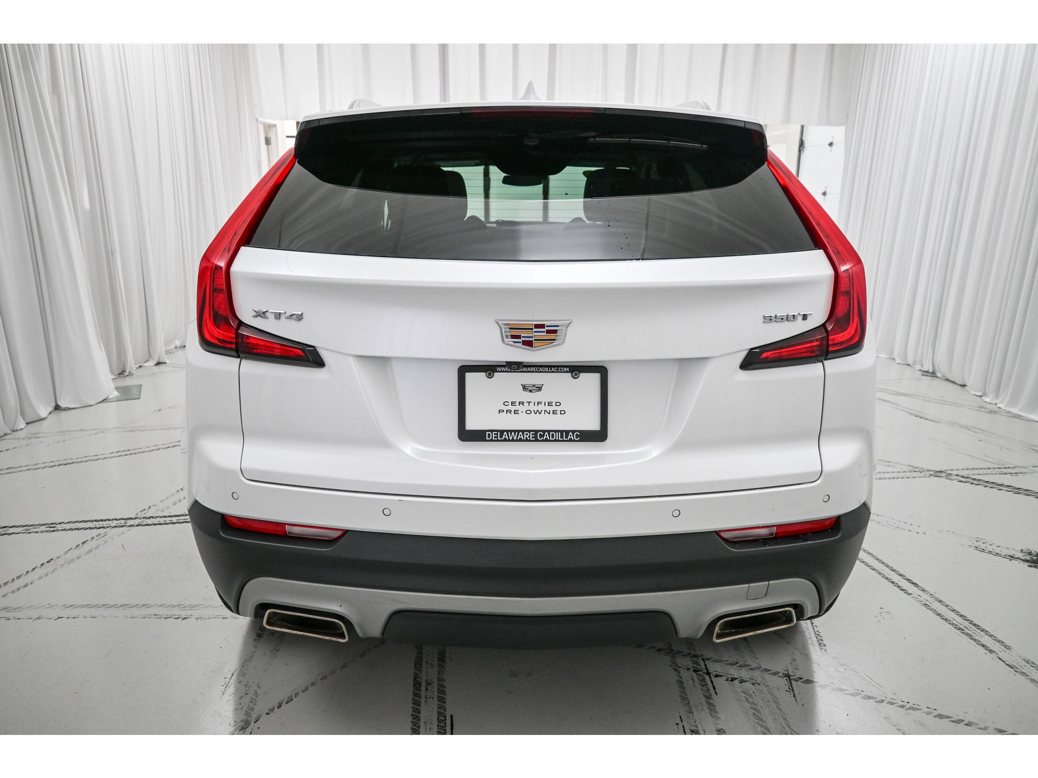 Used 2023 Cadillac XT4 Premium Luxury w/ Cold Weather Package FWD image 6