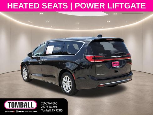 Used 2023 Chrysler Pacifica Touring-L FWD image 5