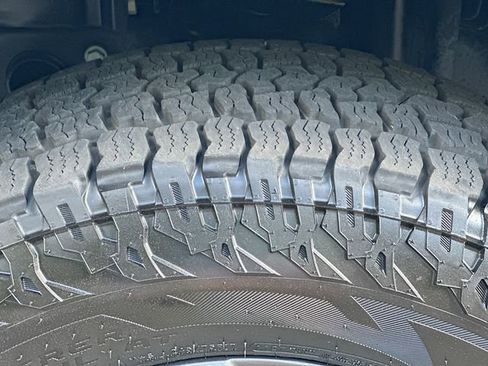 Used 2024 Jeep Wrangler Sport S image 31