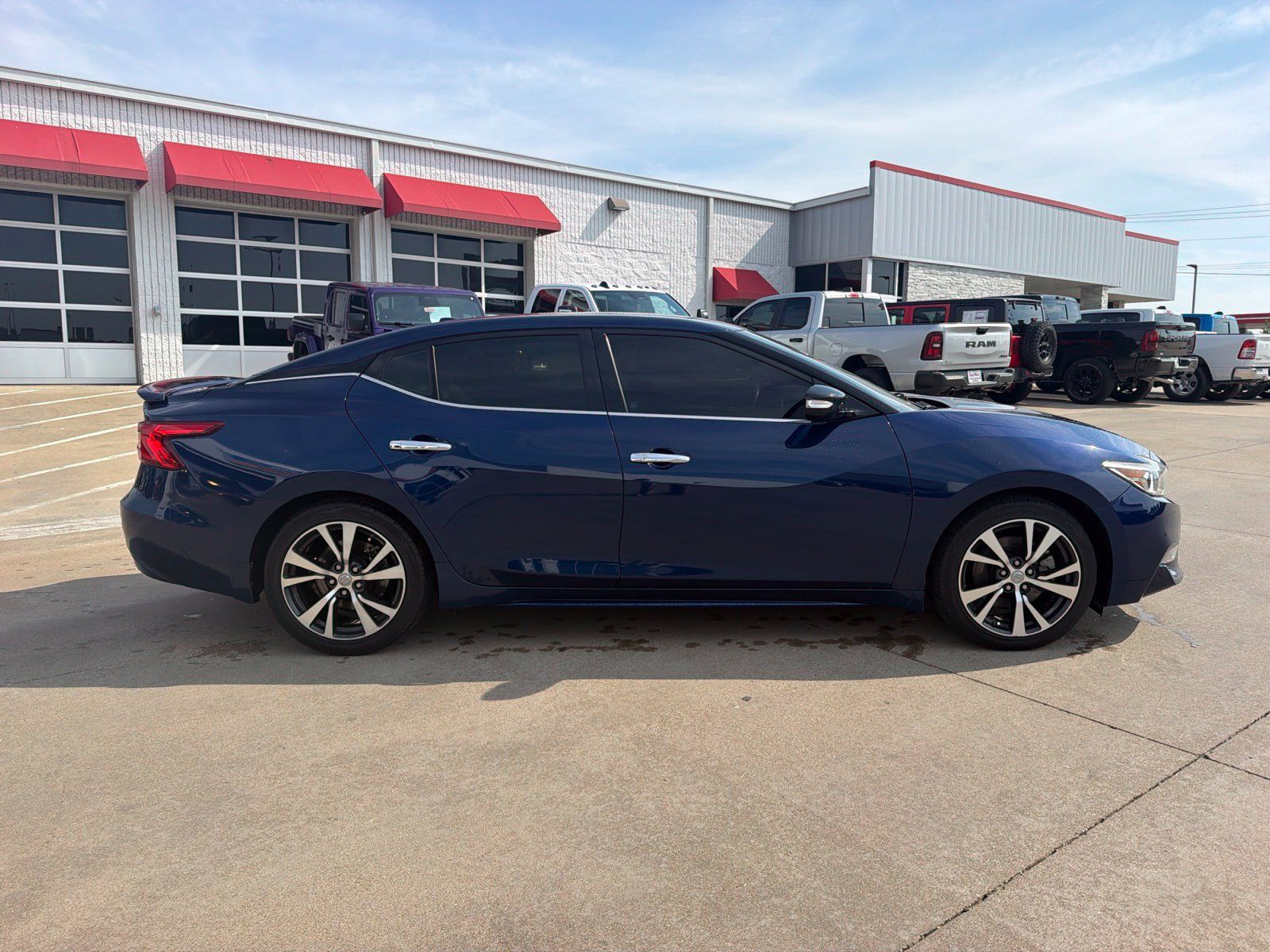 Used 2017 Nissan Maxima 3.5 SV FWD image 4