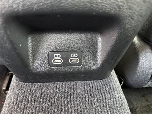 Used 2025 Genesis G70 2.5T AWD/4WD image 35