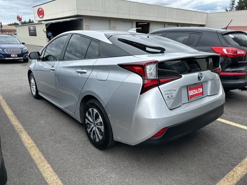 Used 2019 Toyota Prius XLE AWD/4WD image 5