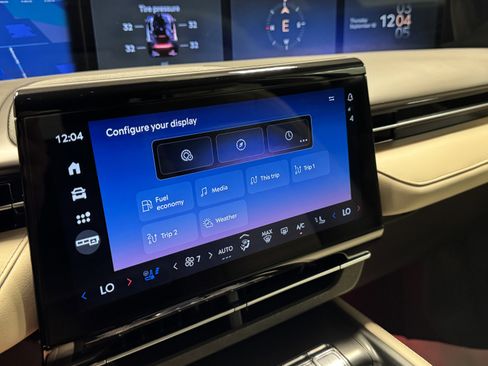 Used 2024 Lincoln Nautilus Reserve image 26