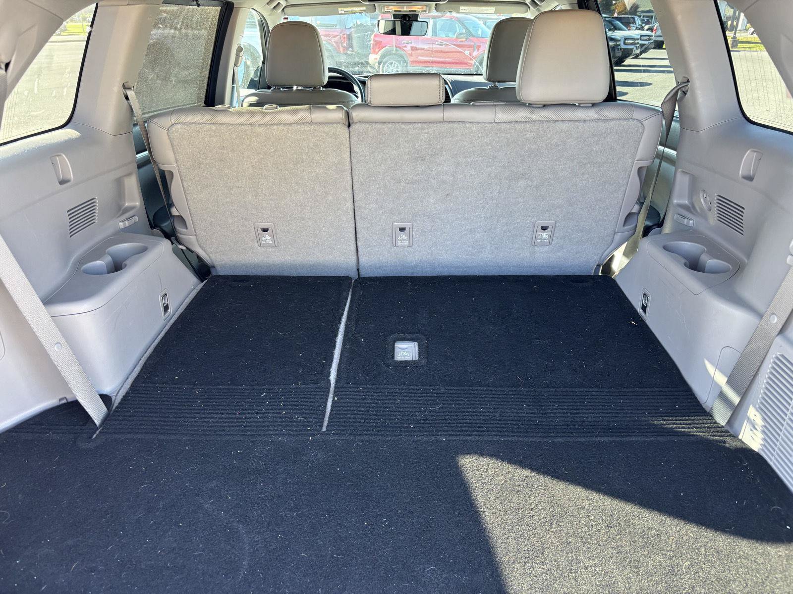 Used 2017 Toyota Highlander Limited AWD/4WD image 19